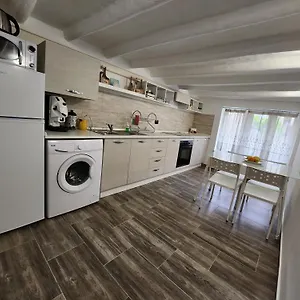  Apartment Don Vito's Home, Dsg2 Short Lets, 250 Mt Metro Italy